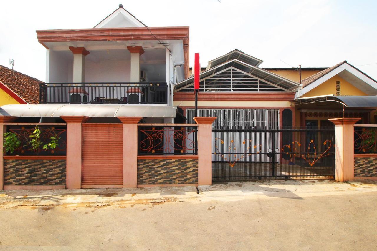 Oyo 2176 Amanah Syariah Residence Bandar Lampung Buitenkant foto
