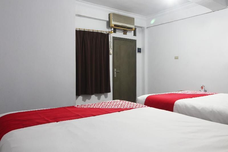Oyo 2176 Amanah Syariah Residence Bandar Lampung Buitenkant foto